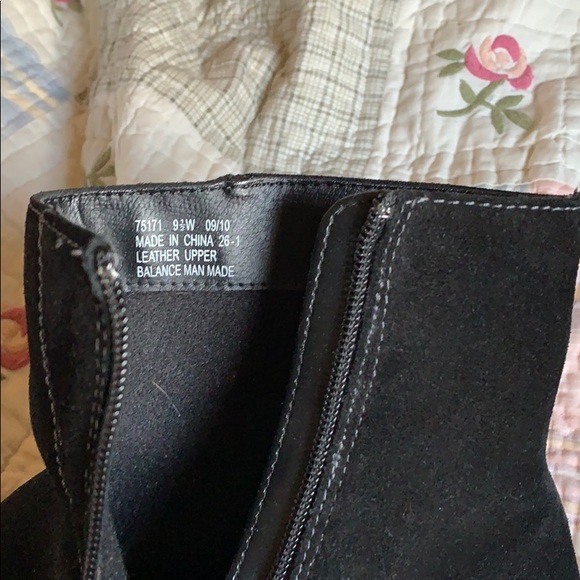 Clark’s Suede Ashlyn Boots 9.5W - Picture 2 of 6